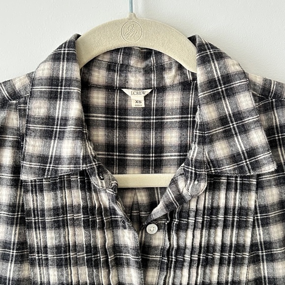 3/$20🌻J Crew 100% Cotton Gray Plaid Flannel Tunic Top - Picture 3 of 16
